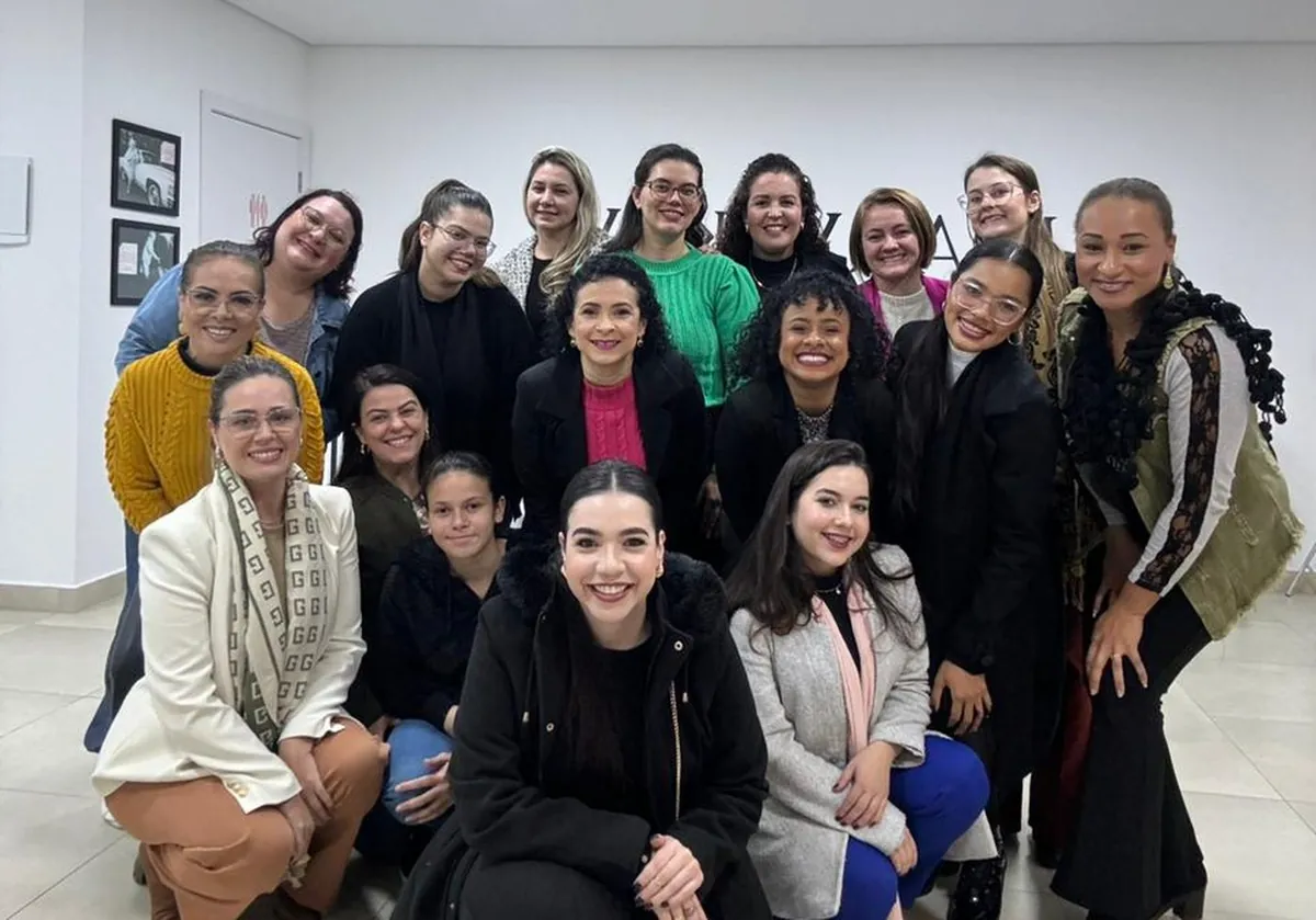 Encontro de treinamento da equipe de Marina Duarte